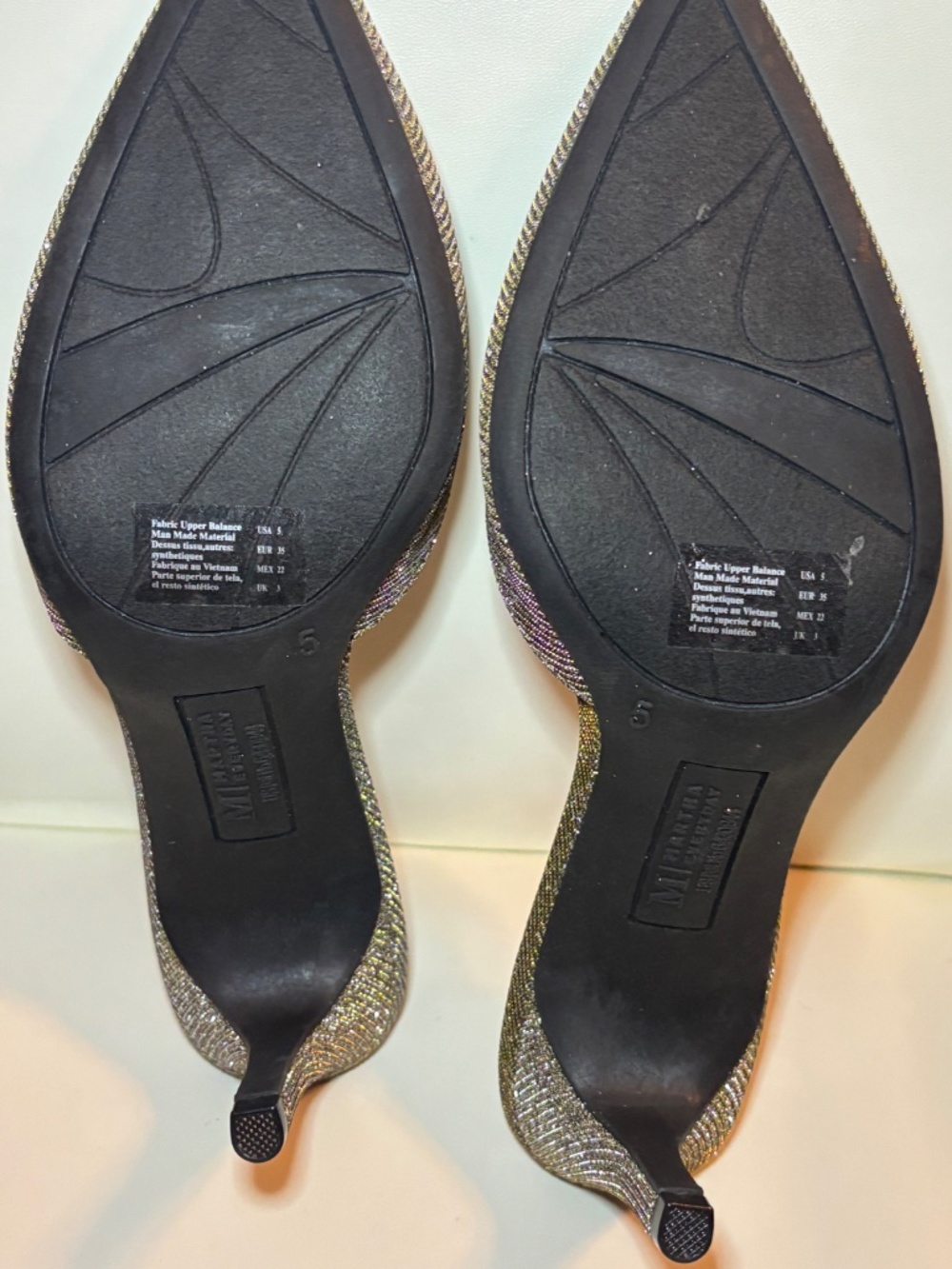Shoes - Picture 5 of 6